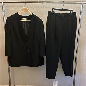 Travis Ayer Women’s Black Blazer and Pants Set